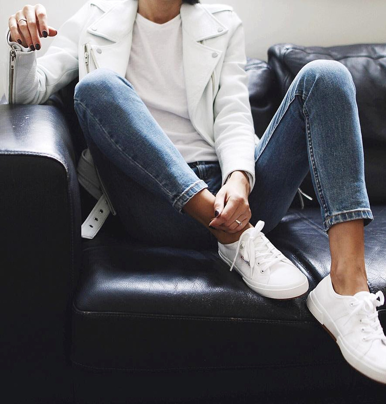 Ce printemps, on n'h�site pas � choisir son perfecto en mode 100% immacul�