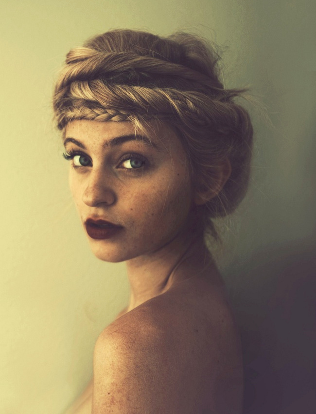 Oui � la couronne de tresses/torsades !