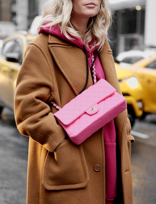 Pour ou contre le sac Chanel rose Barbie ?