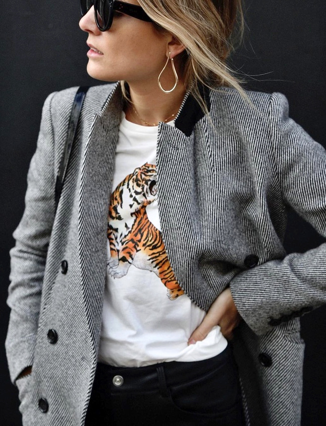 Le tee-shirt fantaisie, la pi�ce id�ale pour twister les atours classiques/chics