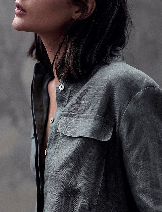 Lin + teinte kaki = le bon mix