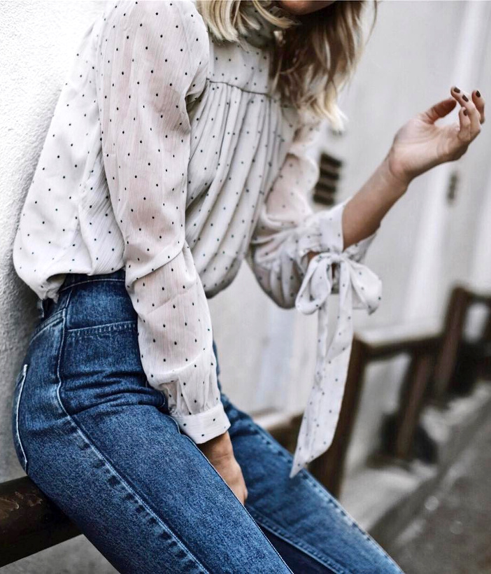 Les pois si�ent bien aux blouses romantiques !