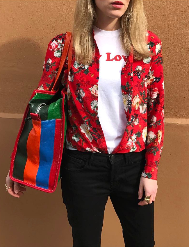 Ce printemps, on pense � porter sur nos tee-shirts une chemise d�boutonn�e et gliss�e dans un jean