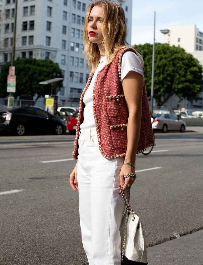 Pour ou contre la veste Chanel sans manches ?