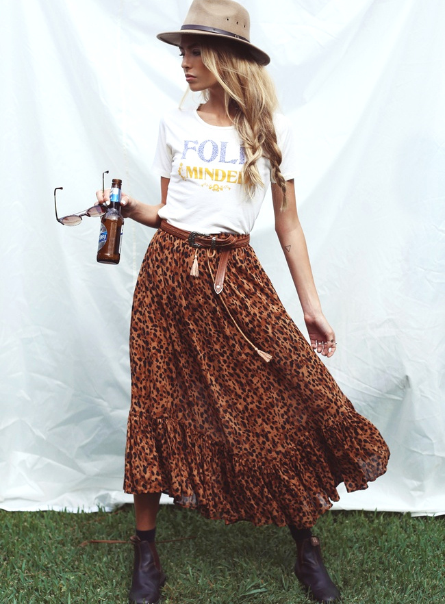 Tee-shirt esprit vintage + jupon boh�me = le bon mix