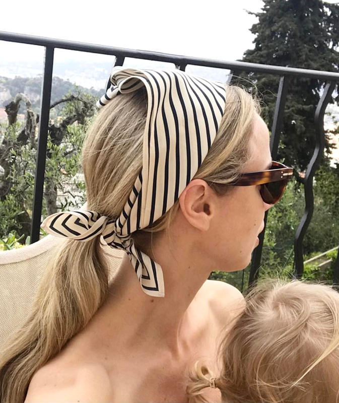 Chic et ray�, ce petit foulard a tout bon !