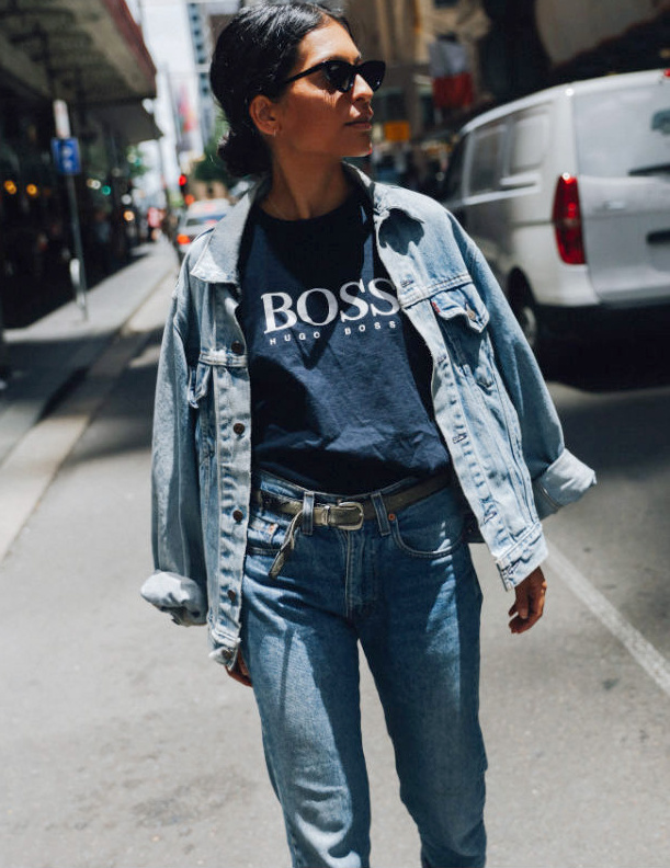 Ce printemps, on continue de pl�bisciter le duo denim sur denim en lui ajoutant une petite touche nineties