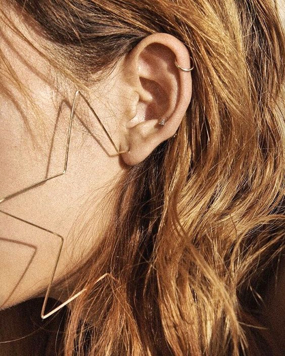 D�licates et oversize, ces cr�oles �toiles ont tout bon !