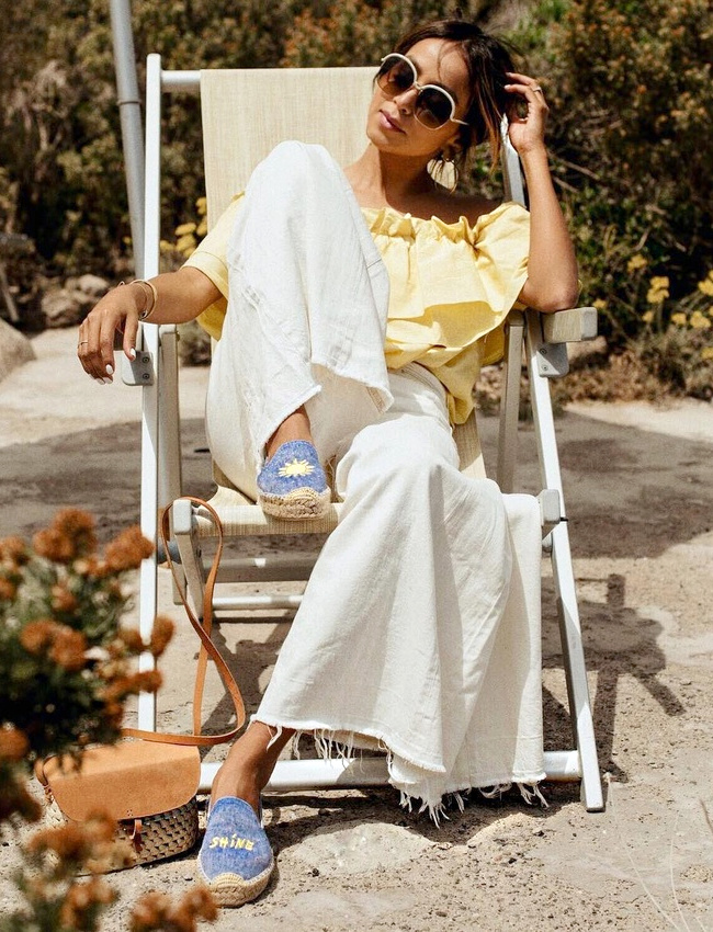 Jaune p�le + blanc + blue jean = le bon mix