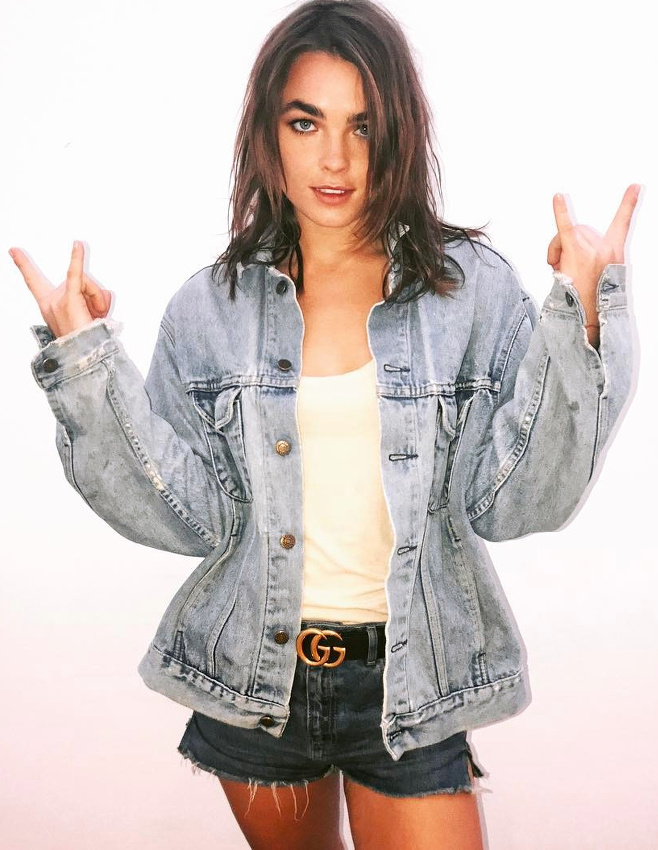 La ceinture Gucci, toujours aussi efficace pour twister les looks sans histoire !