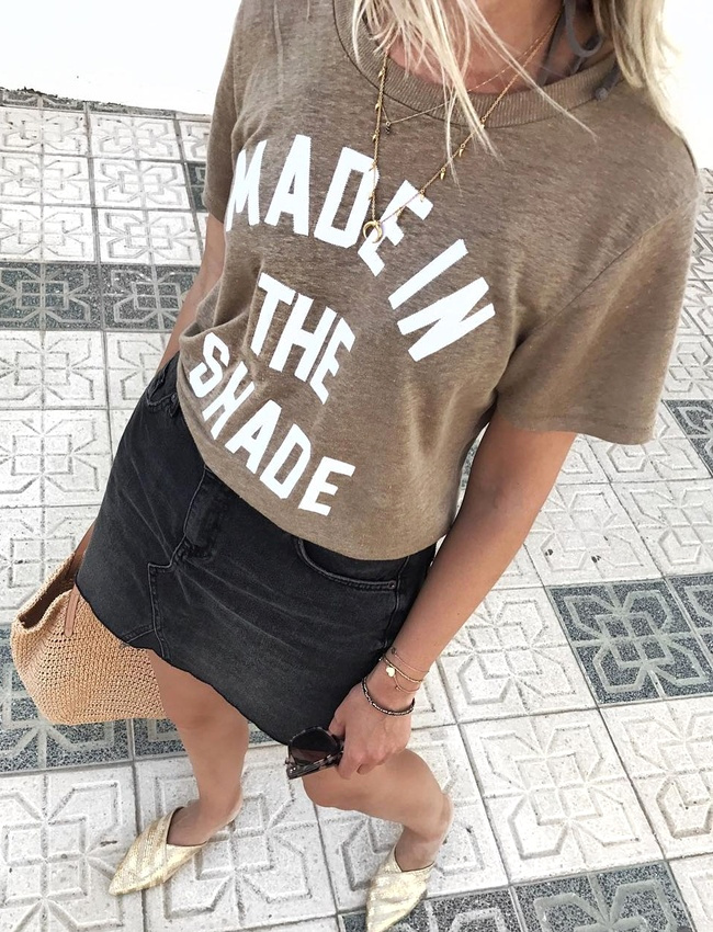 Cet �t�, on n'h�site pas � troquer nos sandalettes contre une paire de mules/babouches dor�es