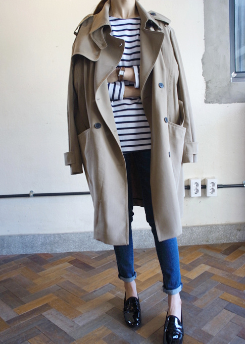 Trench + marini�re + mocassins vernis = le bon mix
