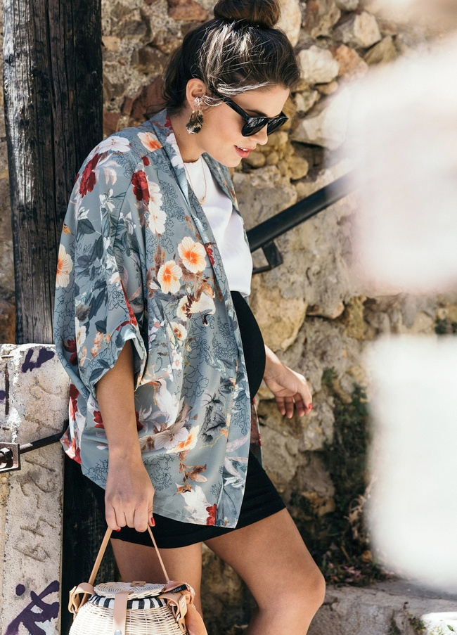 Rien de tel qu'une veste kimono pour accompagner un look 