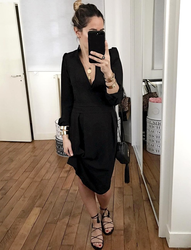 M�lant coupe �l�gante et twist sensuel, cette robe noire Ba&sh a tout bon !