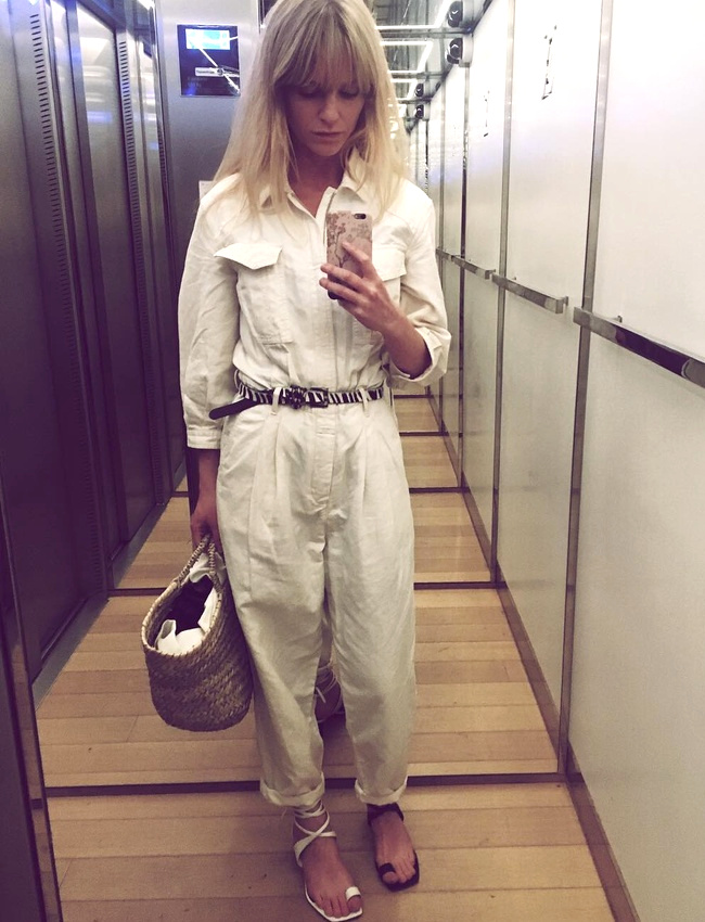 La fine ceinture imprim�e, la meilleure alli�e des combinaisons esprit 