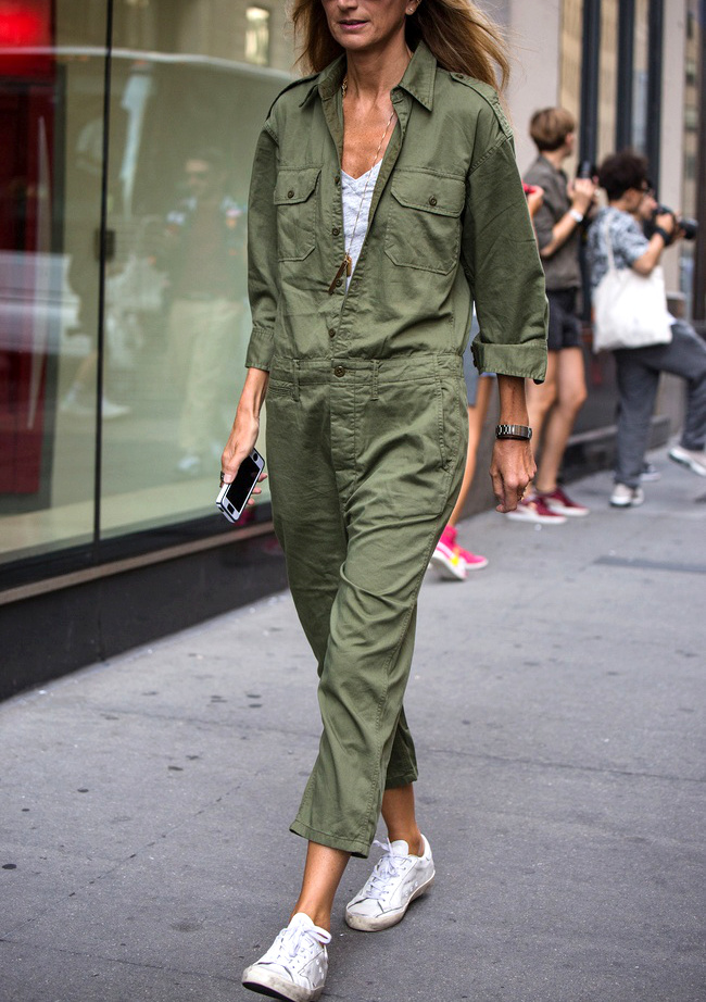 La combi kaki est en passe de devenir un classique. Si elle ne l'est pas d�j�...