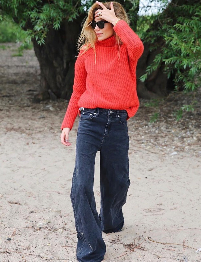 On piquerait bien � Maja Wyh son jean flare oversize !