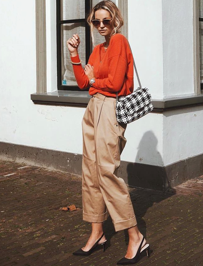 Camel + noir + orange = le bon mix