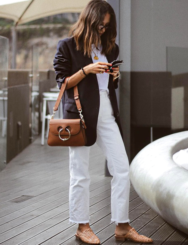 Mixer son look de rentr�e � ses mules estivales s'av�re �tre une bonne id�e !