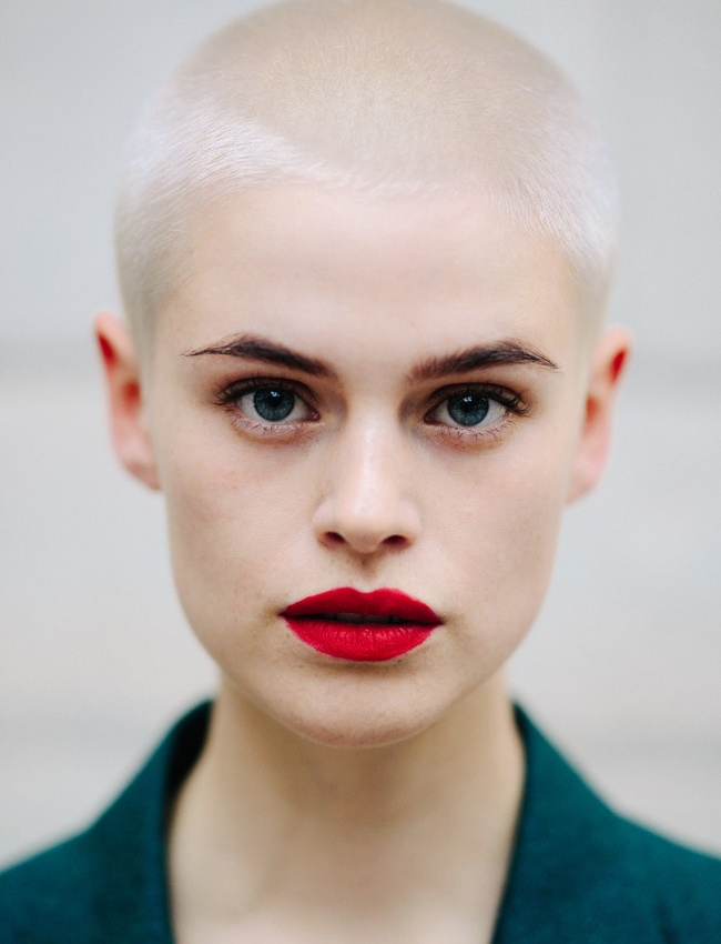 L'ultra court, ou comment pimenter la beaut� d'un visage d�j� exquis