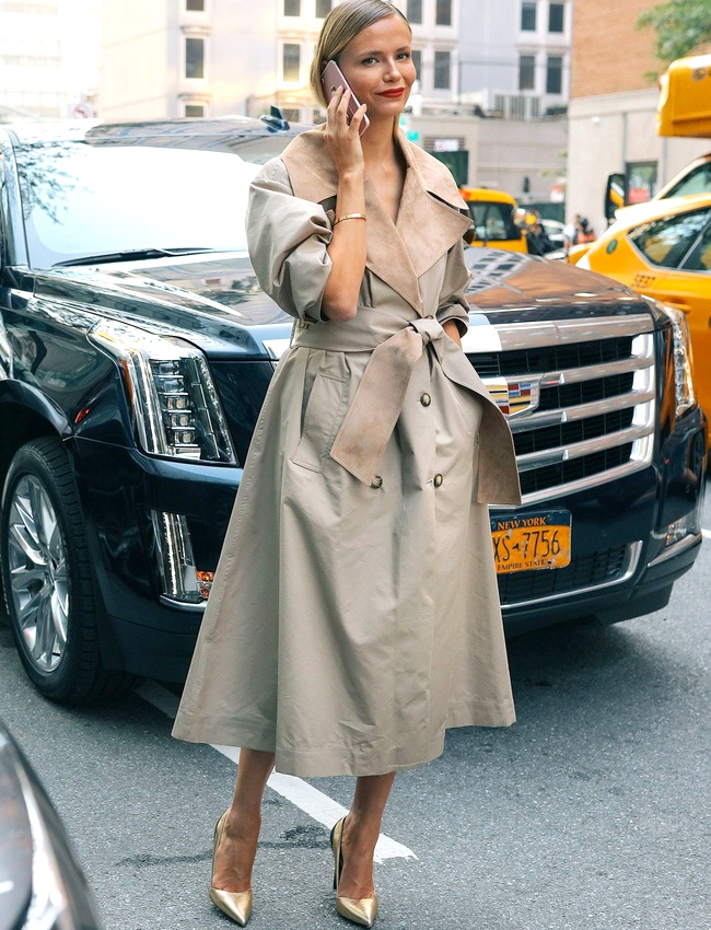 Trench + escarpins = le bon mix