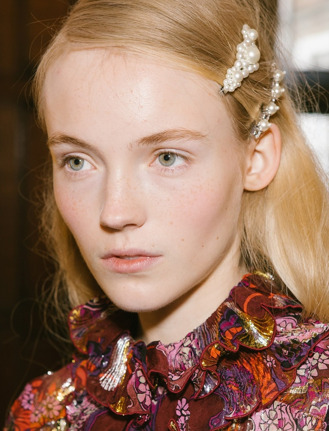 Oui � la double barrette sophistiqu�e !