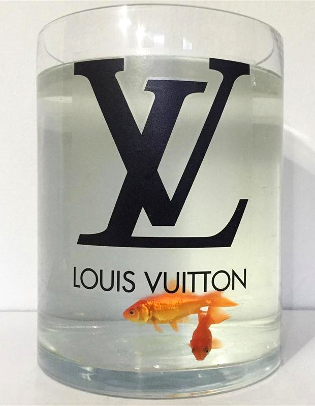 La logomania ne semble d�cid�ment pas avoir de limite...