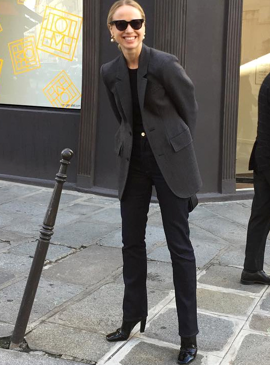 Oui au look classique subtilement revisit� !