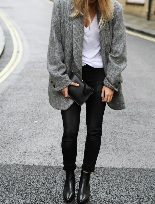 Oui au contraste entre skinny noir et veste d'homme trop grande !