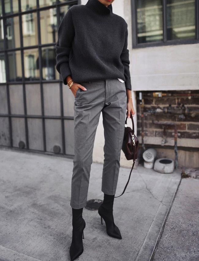 Et si l'on rehaussait nos looks citadins d'une paire de bottines chaussettes hautes perch�es ?