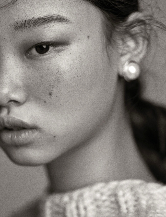 Confronter bijoux chics et grosse maille se r�v�le souvent �tre une bonne id�e