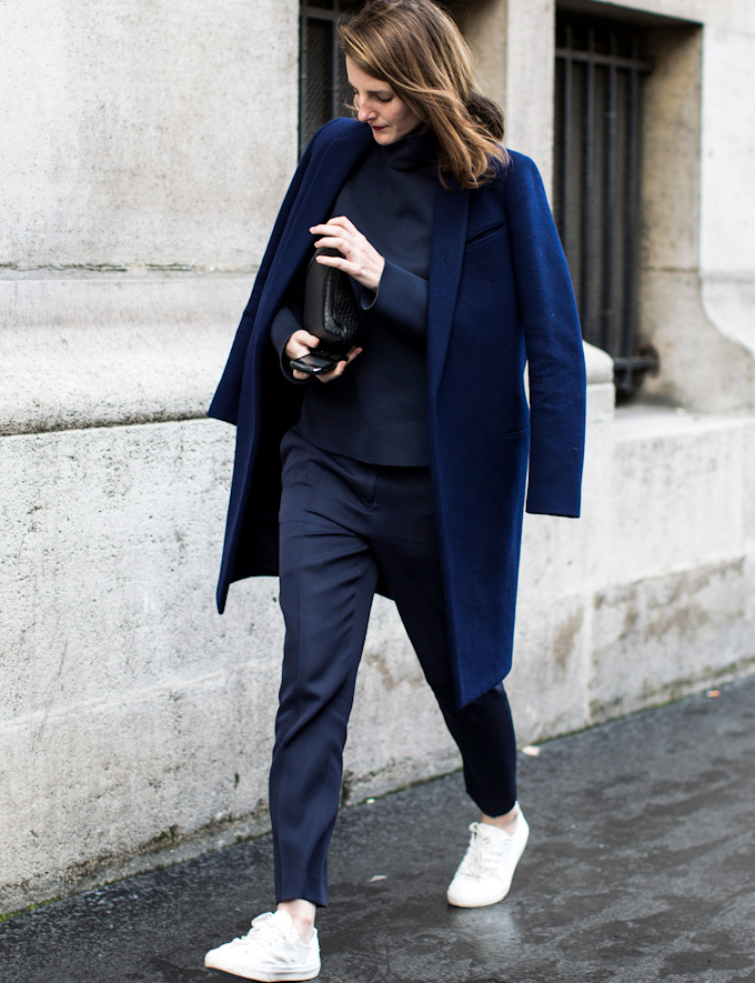 Le total look bleu marine, bien plus subtil que son homologue r�glisse !