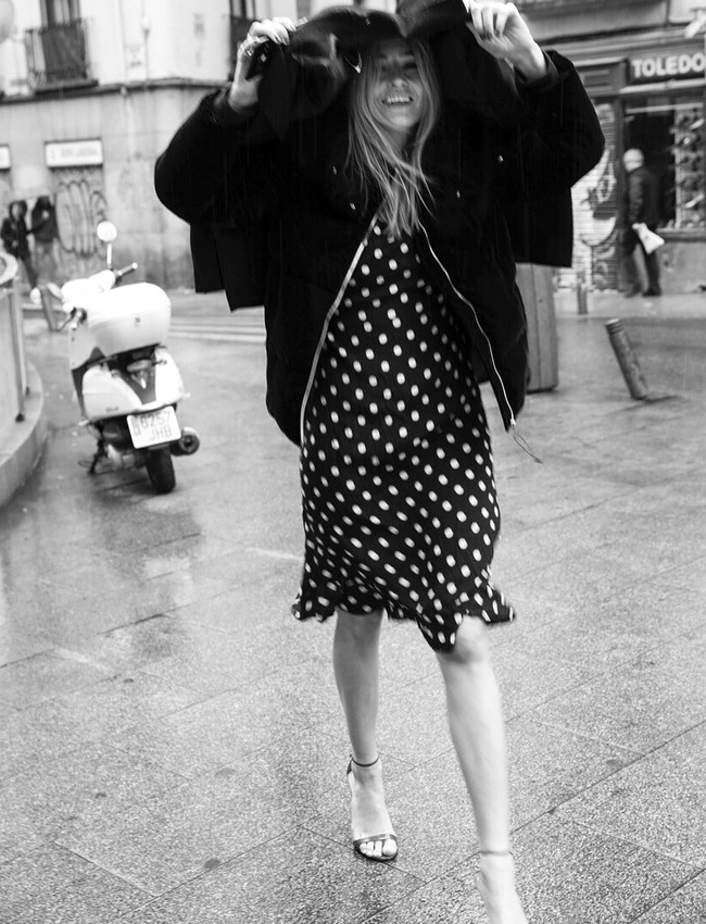 Look d�licat + blouson l�g�rement oversize = le bon mix