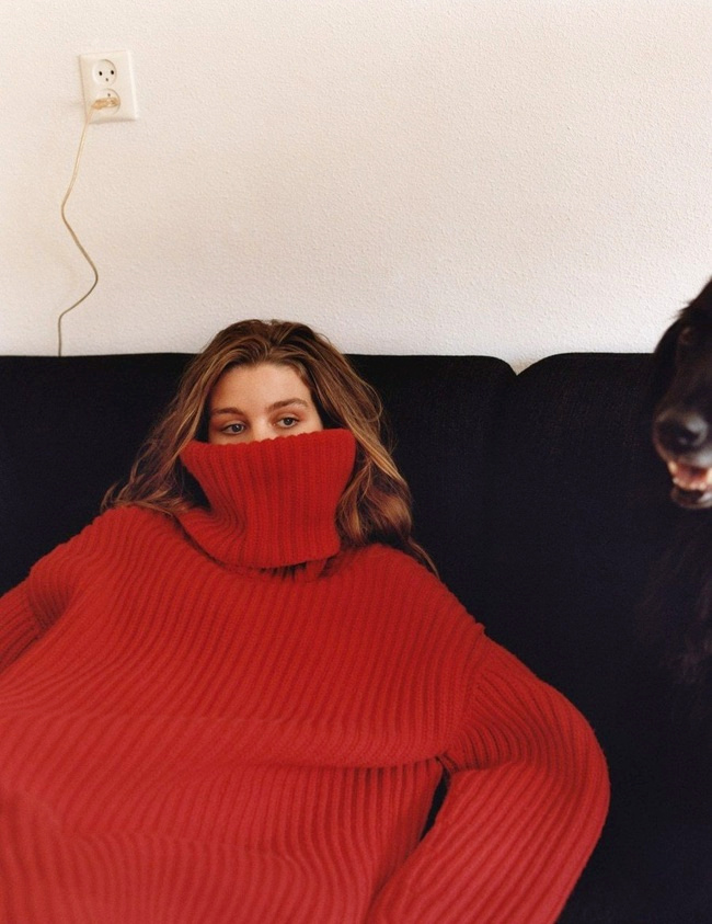 Le maxi pull � col roul�, l'arme ultime pour lutter contre les matins difficiles !