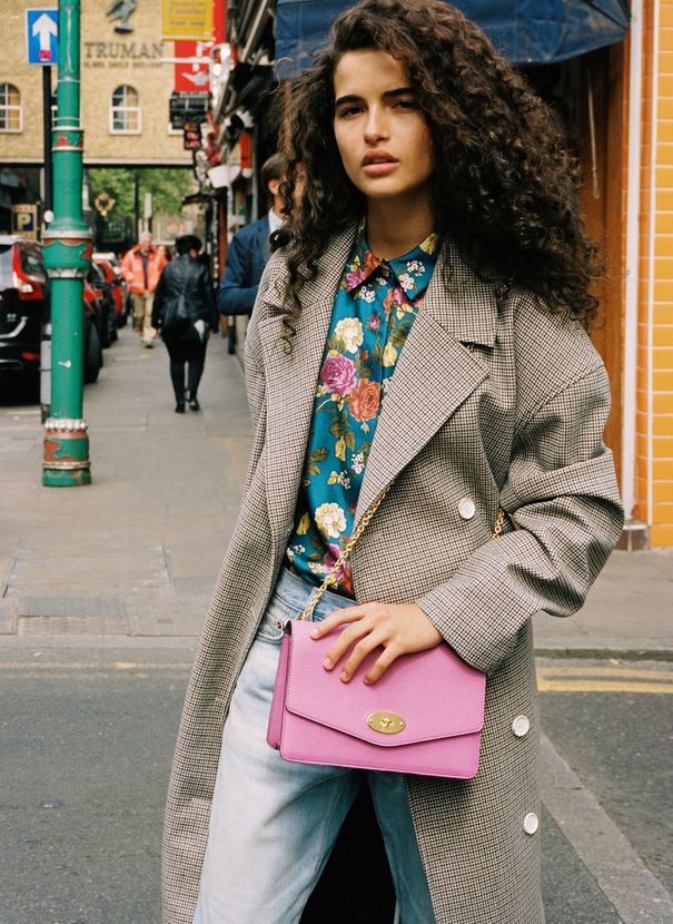 Wanted : une chevelure aux boucles denses