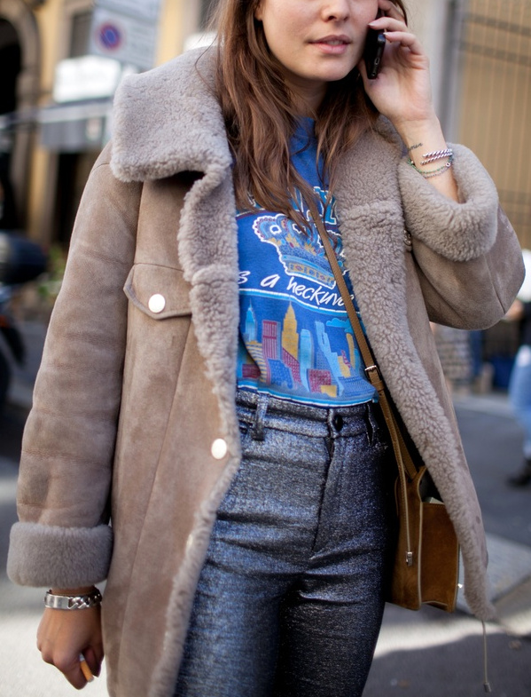 Peau lain�e + tee-shirt vintage = le bon mix