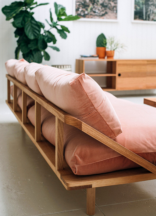 Velours ras rose + design minimaliste = le bon mix