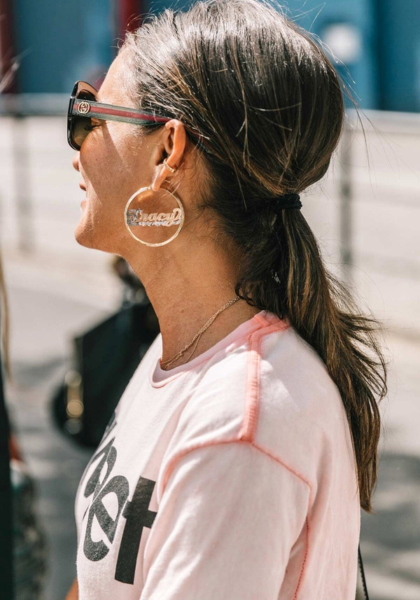 Wanted : une queue de cheval basse bomb�e sur le haut !