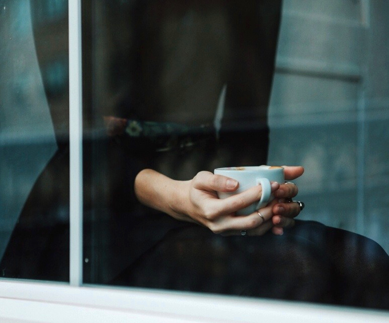 Ne jamais sous-estimer l'�l�gance intemporelle d'une robe noire...