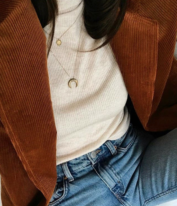 Cet hiver, on n'h�site pas � se lover dans un blazer noisette en velours c�tel� !