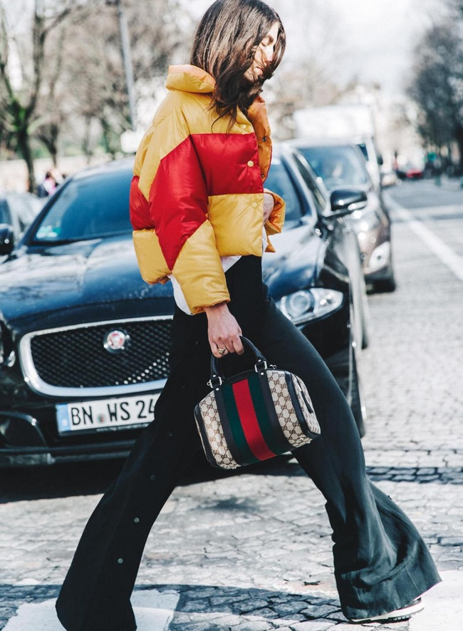 Oui � la doudoune courte au matelassage graphique !