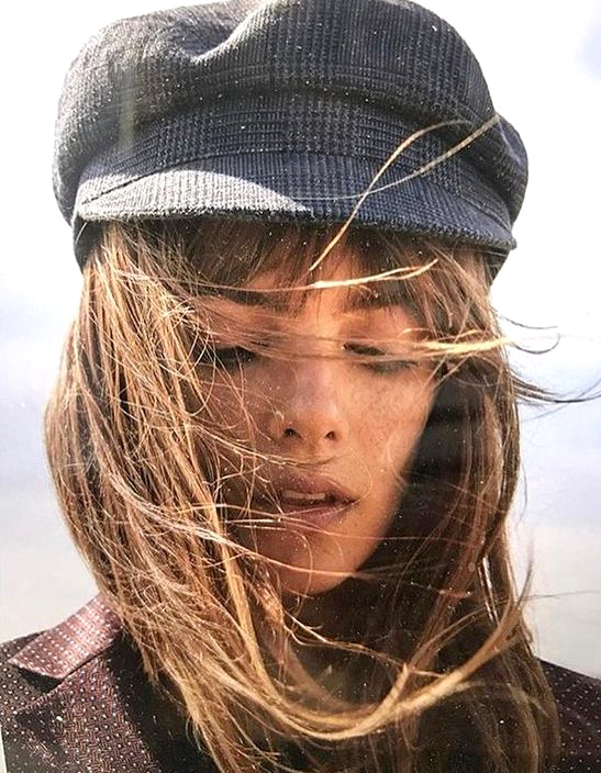 Et si l'on faisait migrer les carreaux de nos blazers vers nos casquettes ?