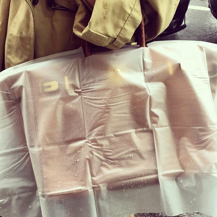 La housse de sac imperm�able, l'accessoire pour fashionista un brin maniaque !