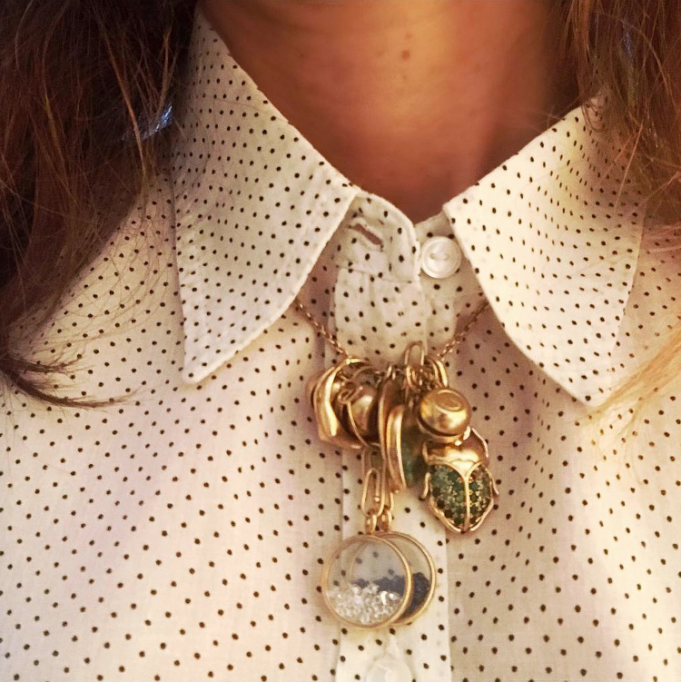 Oui � l'accumulation de pendentifs gri-gri !