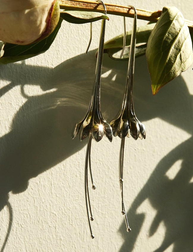 On aime quand les bijoux tentent d'imiter modestement la nature