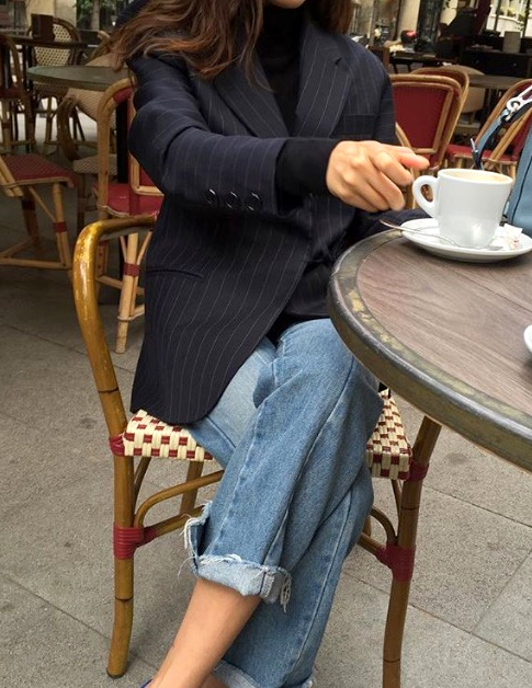 Plus le bas se veut casual destroy, plus on pense � faire classique/chic sur le haut