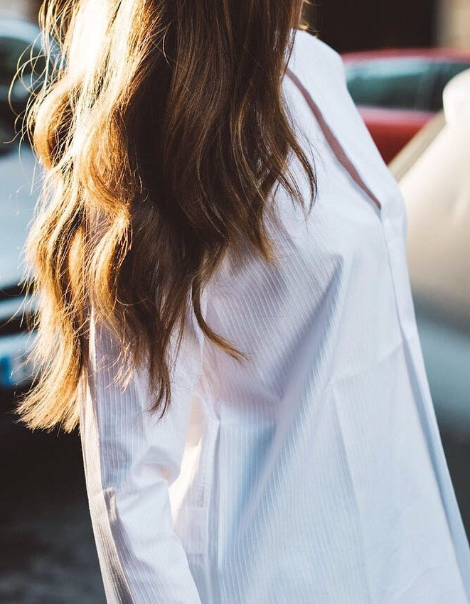 La chemise blanche un brin ample, la meilleure des robes printani�res !