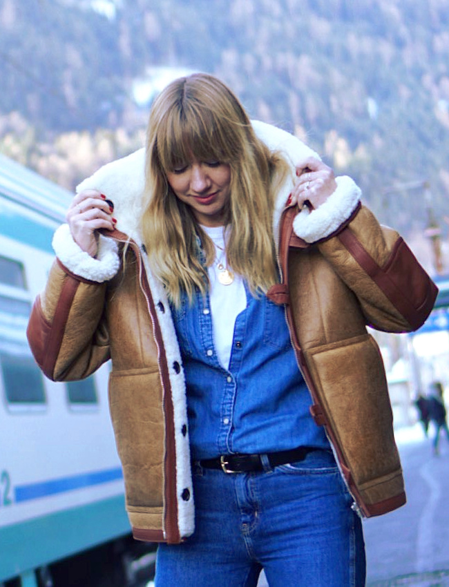 Douillette et joyeusement seventies, cette veste lain�e a tout bon !