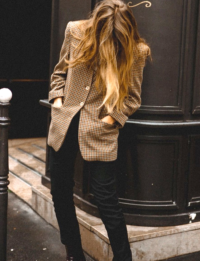 Blazer marron � petit carreaux + slim noir = le bon mix