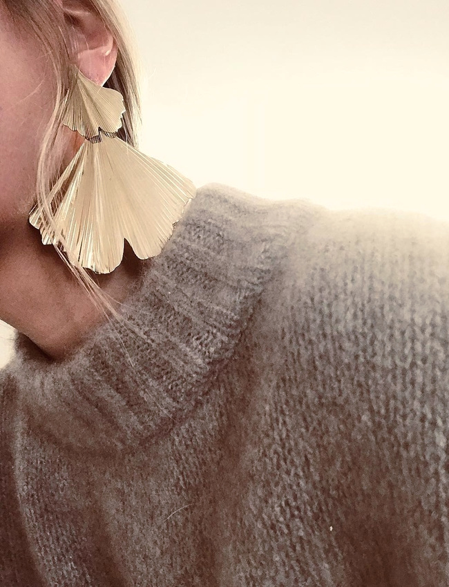 Reflets dor�s oversize + maille duveteuse = le bon mix